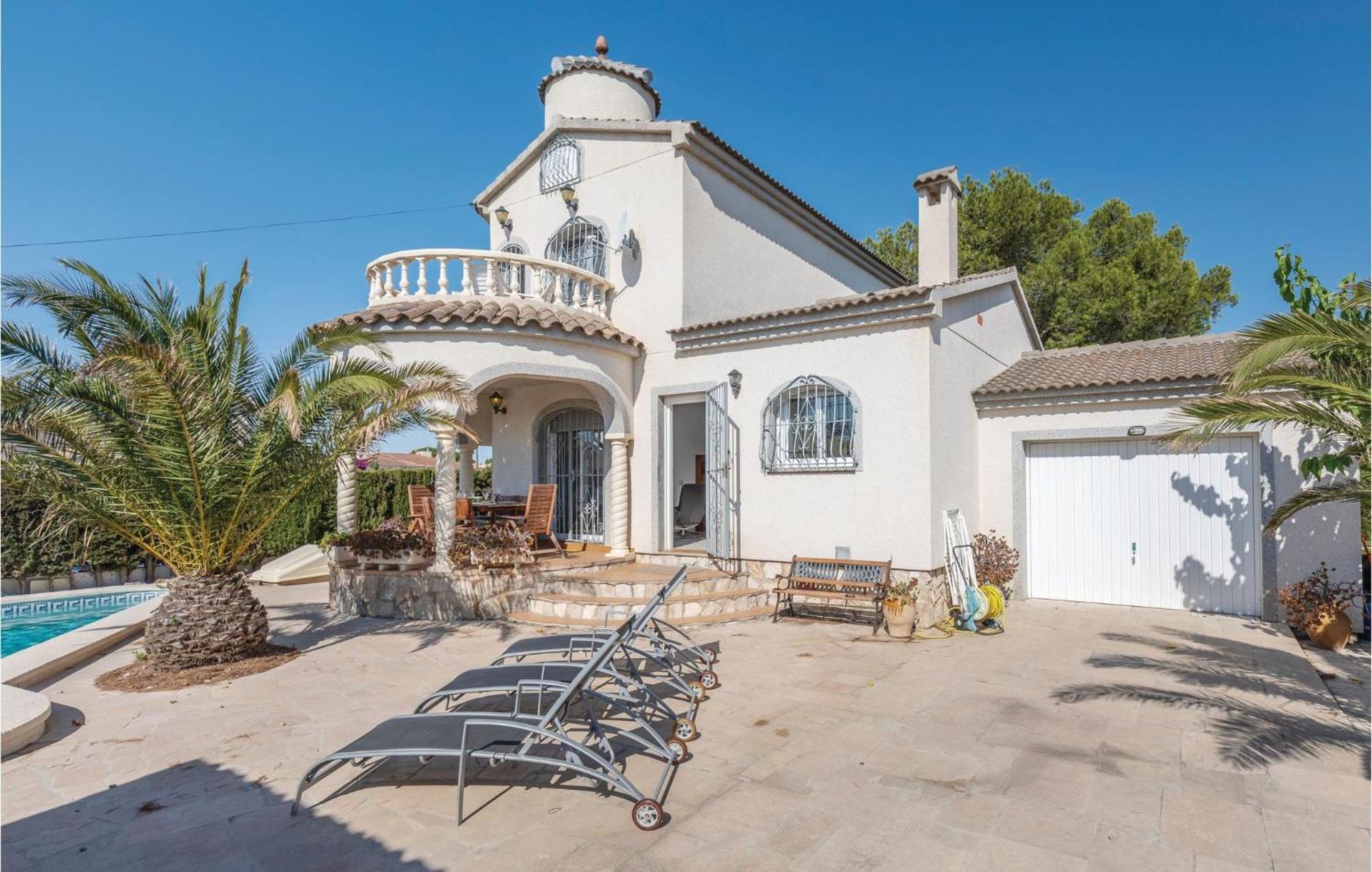 Nice Home In Lametlla De Mar With Kitchen Les Tres Cales Luaran gambar